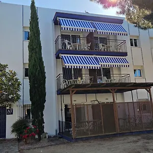 Les Roques Apartment